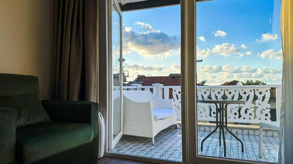 אדאלר Hi Hotel Ivy Bueyuekada מראה חיצוני תמונה