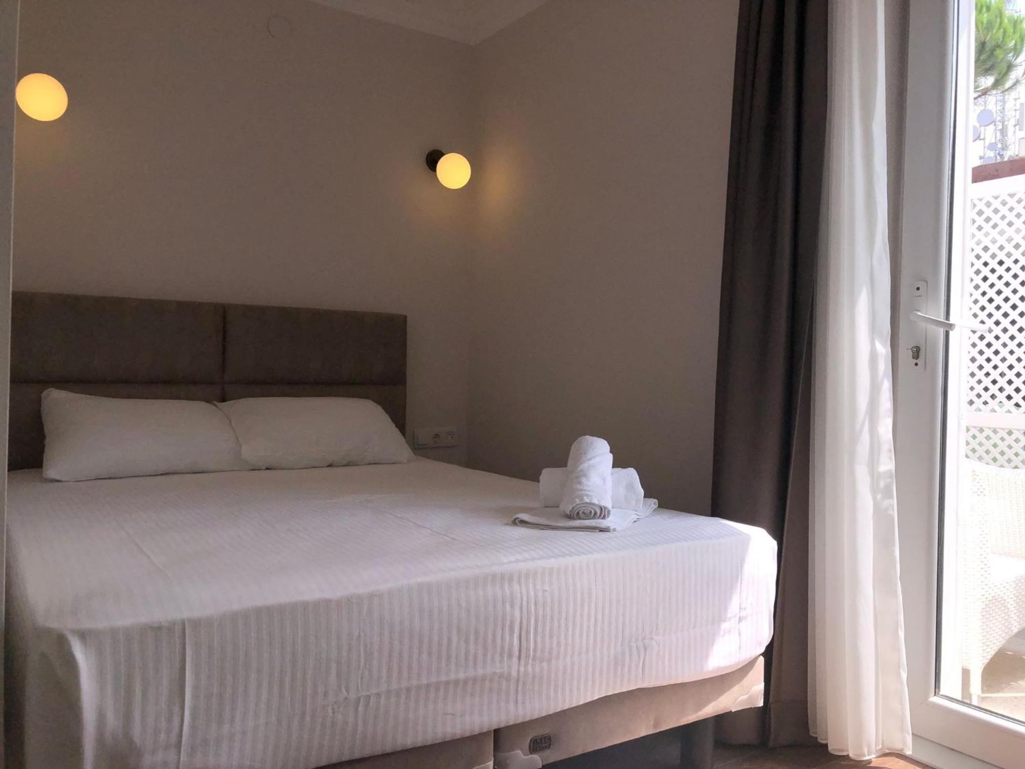 אדאלר Hi Hotel Ivy Bueyuekada מראה חיצוני תמונה