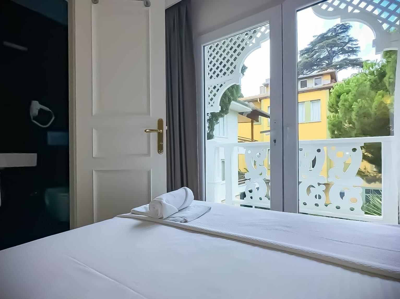 אדאלר Hi Hotel Ivy Bueyuekada מראה חיצוני תמונה