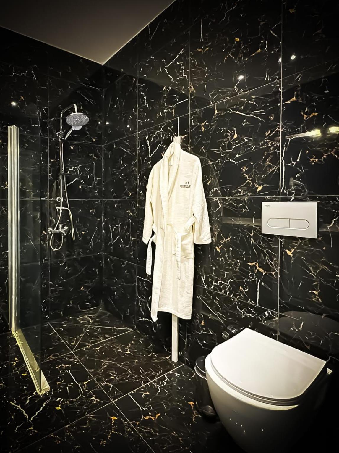 אדאלר Hi Hotel Ivy Bueyuekada מראה חיצוני תמונה